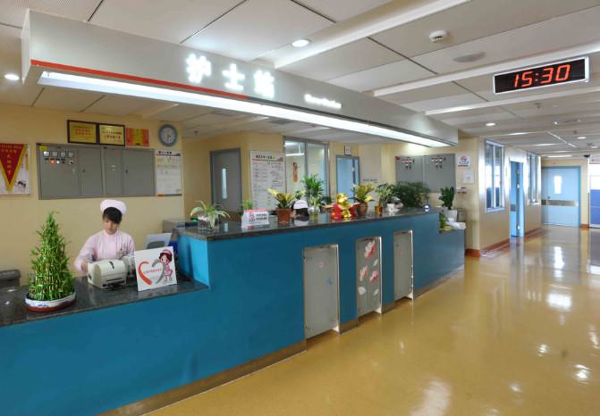 广州医科大学附属第一医院膨体假体隆鼻多少钱？医生团队、项